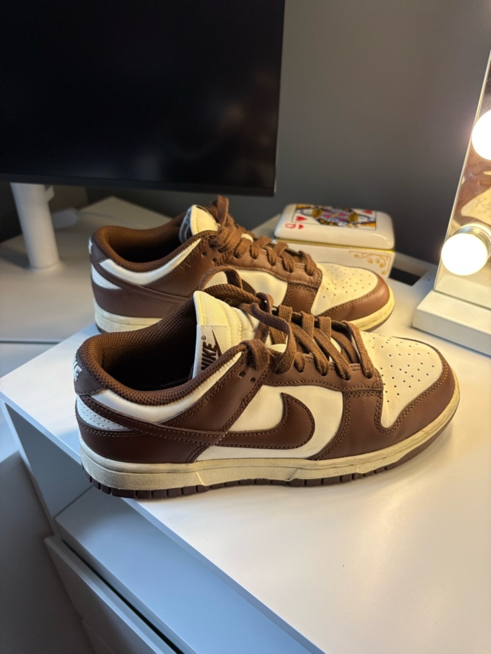 Brown dunks